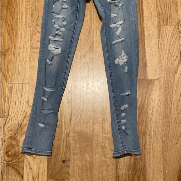 american eagle ripped jeans - Picture 2 of 4